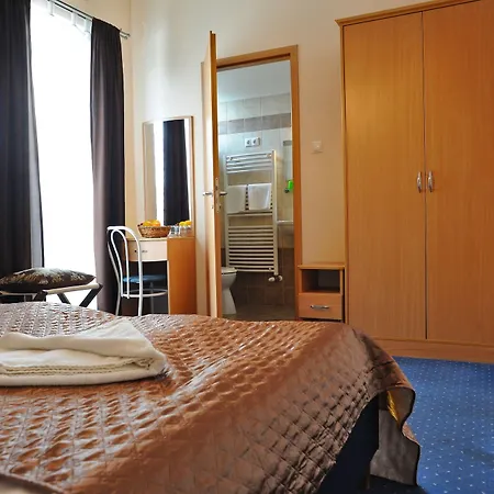 Papillon Hotell 3*